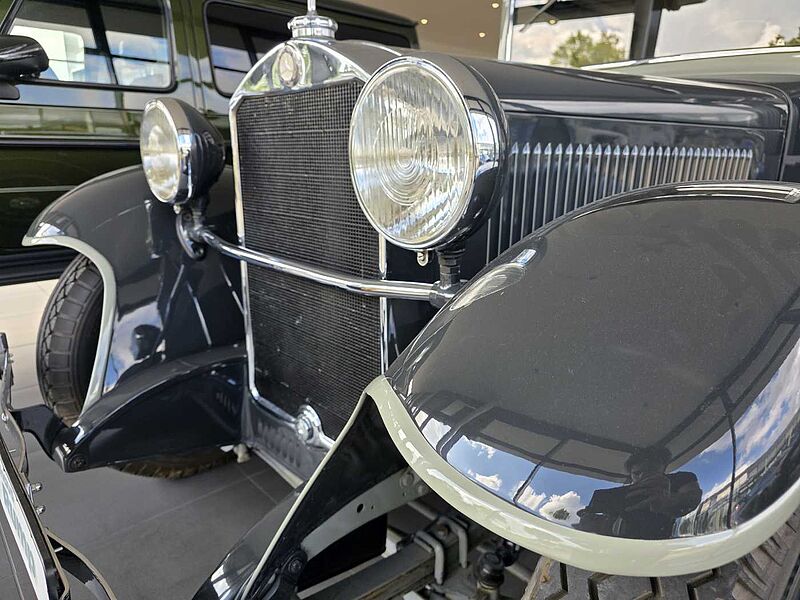 Mercedes-Benz Stuttgart 260 (W11)