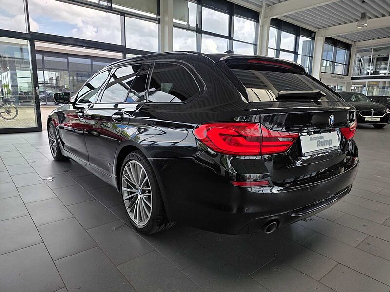 BMW 520d Touring Sport Line HUD/PANO/AHK/RFK/Adapt. LED