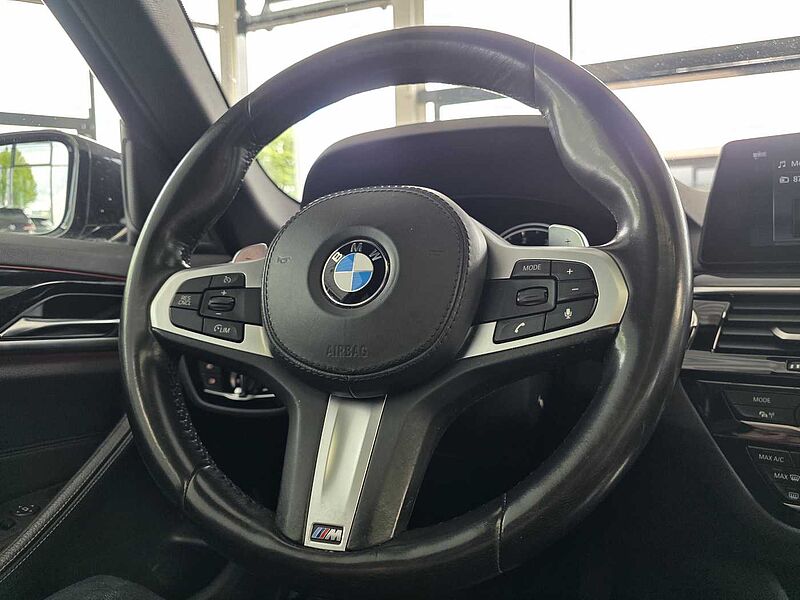BMW 520d Touring Sport Line HUD/PANO/AHK/RFK/Adapt. LED