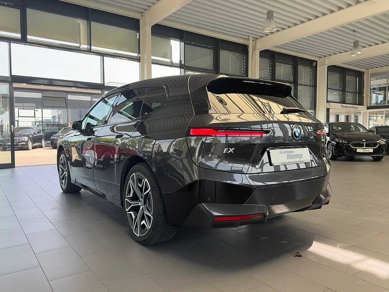 BMW iX xDrive50 Sportpaket/B&W/Drive. Prof. /Luft