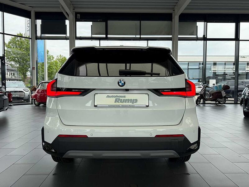 BMW X1 sDrive18i AHK, Adapt. LED, NAVI, RFK