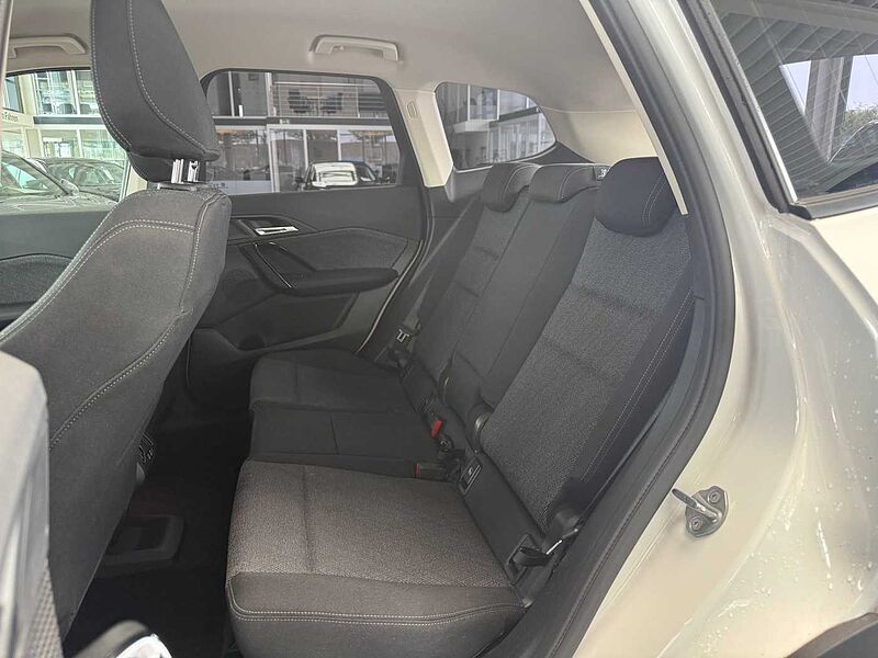 BMW X1 sDrive18i AHK, Adapt. LED, NAVI, RFK