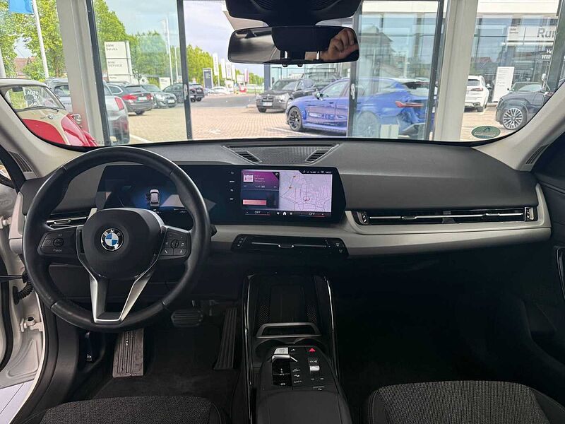 BMW X1 sDrive18i AHK, Adapt. LED, NAVI, RFK