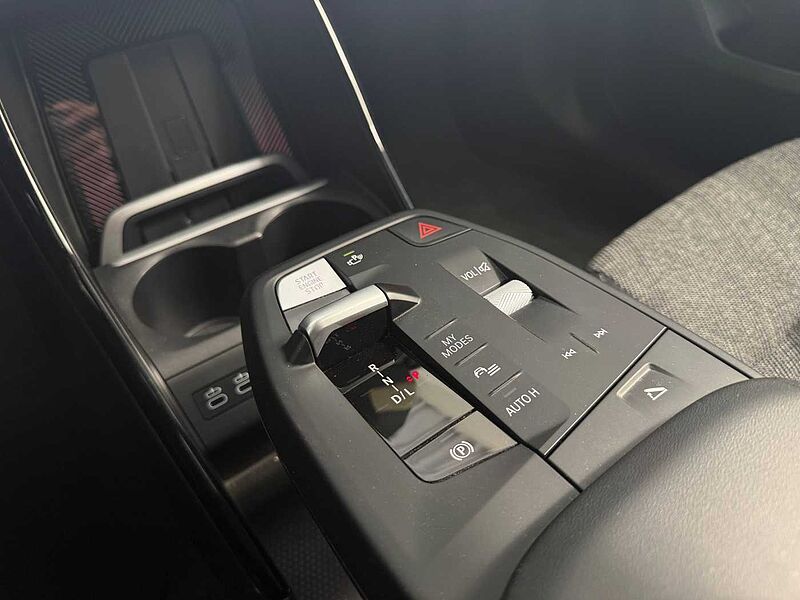 BMW X1 sDrive18i AHK, Adapt. LED, NAVI, RFK