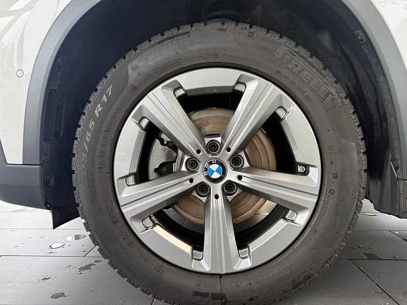 BMW X1 sDrive18i AHK, Adapt. LED, NAVI, RFK