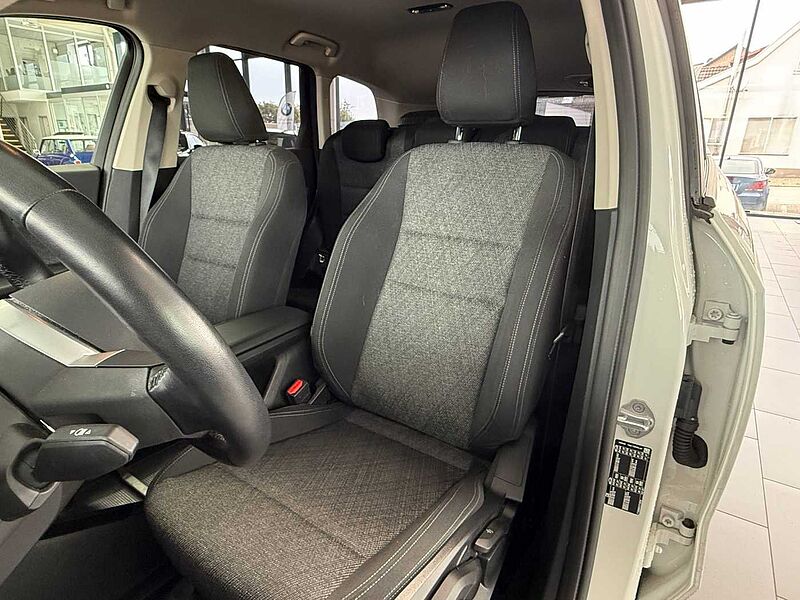 BMW X1 sDrive18i AHK, Adapt. LED, NAVI, RFK