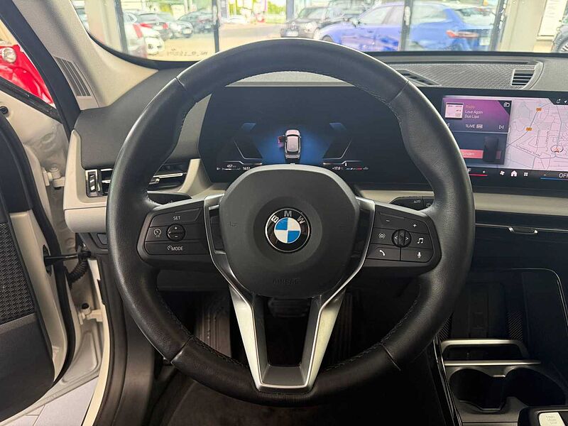 BMW X1 sDrive18i AHK, Adapt. LED, NAVI, RFK
