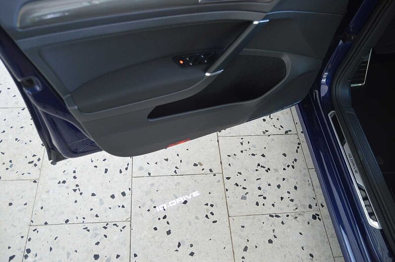 Volkswagen Golf VII Var. 1.5 TSI Auto. IQ. DRIVE AHK