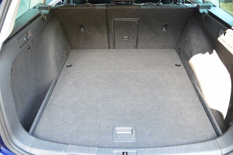 Volkswagen Golf VII Var. 1.5 TSI Auto. IQ. DRIVE AHK
