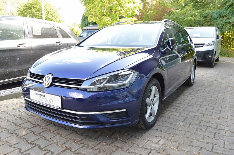 Volkswagen Golf VII Var. 1.5 TSI Auto. IQ. DRIVE AHK