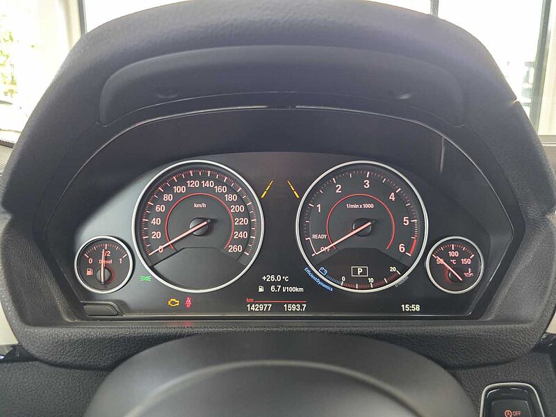BMW 320d Sport Line AHK/HUD/Navi/Leder/RFK