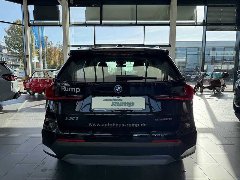 BMW iX1 eDrive20 | NAVI | KAMERA | PARKASSISTENT | SHZ