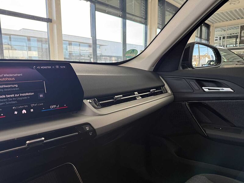 BMW iX1 eDrive20 | Navi | LED | SHZ| Kamera | Parkassistent