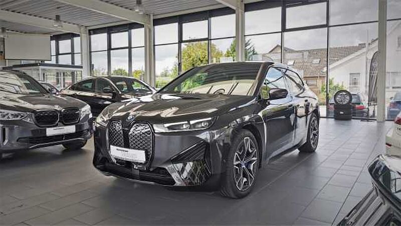 BMW IX 50 MSport, Luftfede. ,Integral-Lenk. ,AHK, Prof.