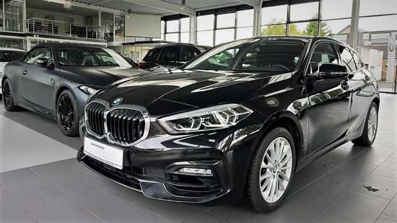 BMW 118i Sport Line Aut. ACC | LED | R. Cam.