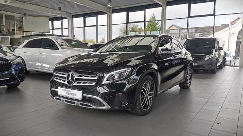 Mercedes-Benz GLA 180 Urban AHK | DAB | RFK