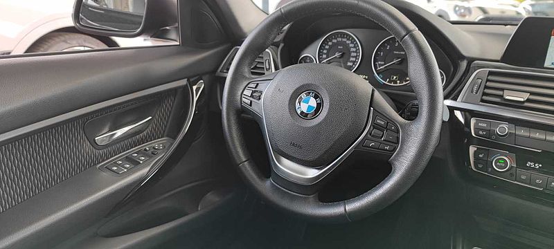 BMW 320i Touring LED, HiFi, Navi, Komfort. Tel.