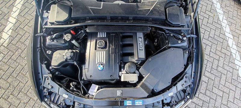 BMW 325i Cabrio Aut. Edition Exclusive Navi+, HiFi
