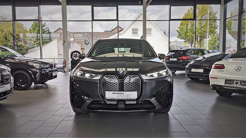 BMW IX 50 MSport, Luftfede. ,Integral-Lenk. ,AHK, Prof.