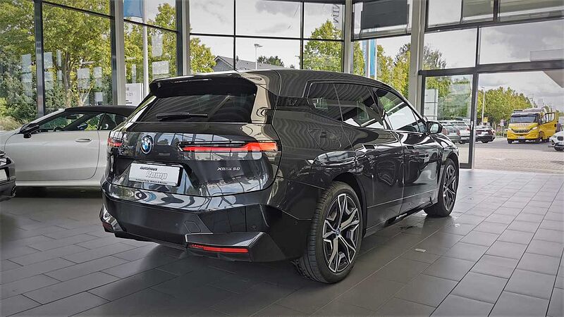 BMW IX 50 MSport, Luftfede. ,Integral-Lenk. ,AHK, Prof.