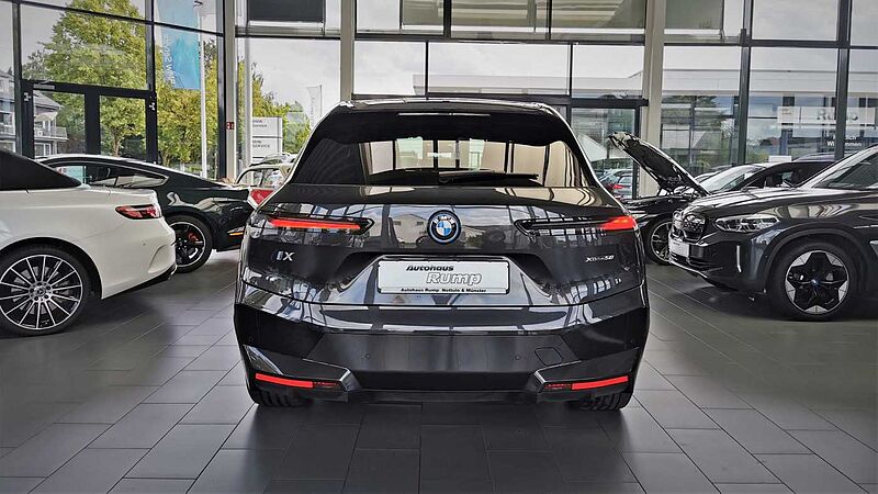BMW IX 50 MSport, Luftfede. ,Integral-Lenk. ,AHK, Prof.