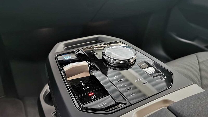 BMW IX 50 MSport, Luftfede. ,Integral-Lenk. ,AHK, Prof.