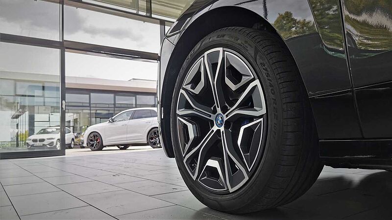 BMW IX 50 MSport, Luftfede. ,Integral-Lenk. ,AHK, Prof.