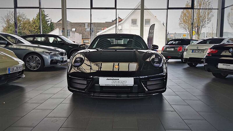 Porsche 911 Carrera 4 GTS, schwarz/schwarz/voll/sofort
