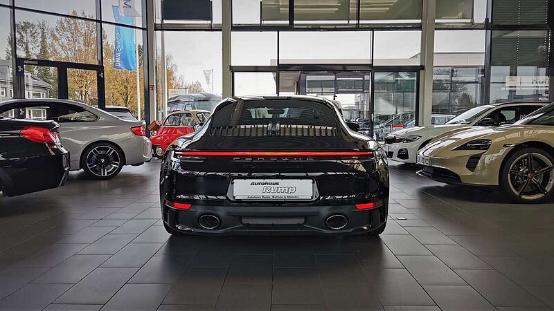 Porsche 911 Carrera 4 GTS, schwarz/schwarz/voll/sofort