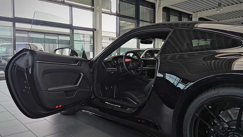 Porsche 911 Carrera 4 GTS, schwarz/schwarz/voll/sofort
