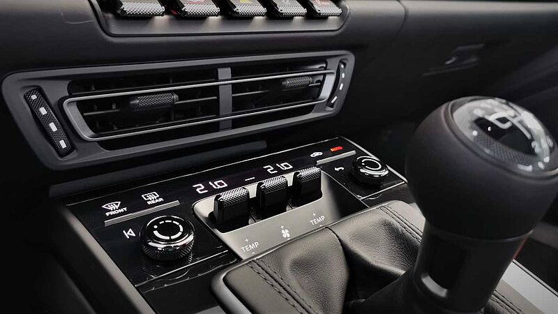 Porsche 911 Carrera 4 GTS, schwarz/schwarz/voll/sofort