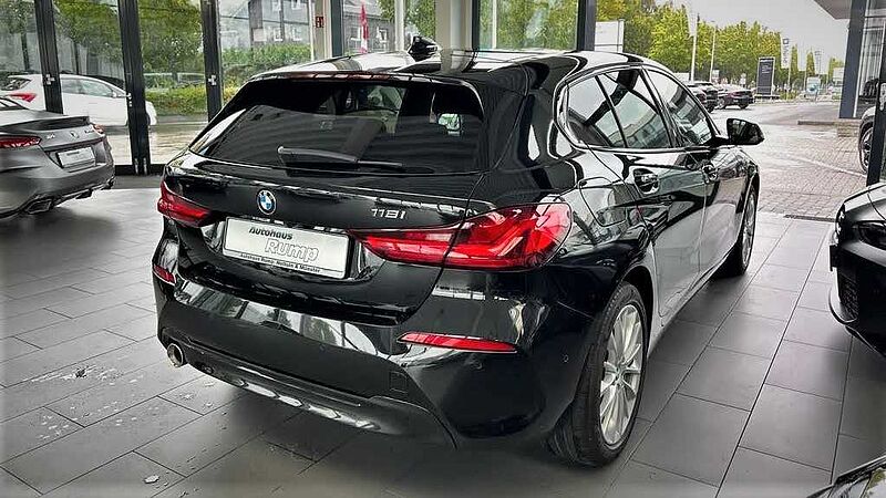 BMW 118i Sport Line Aut. ACC | LED | R. Cam.