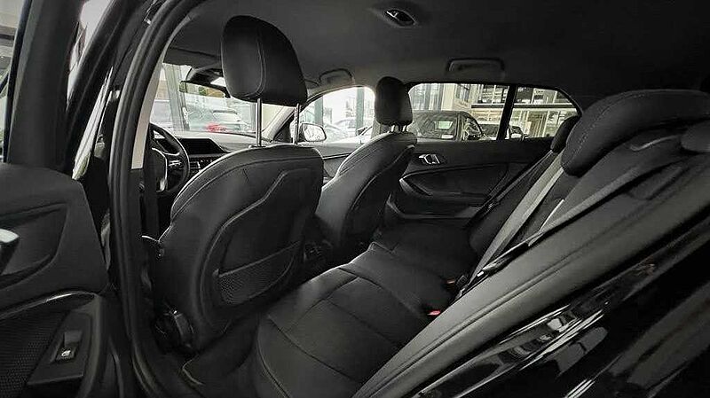 BMW 118i Sport Line Aut. ACC | LED | R. Cam.