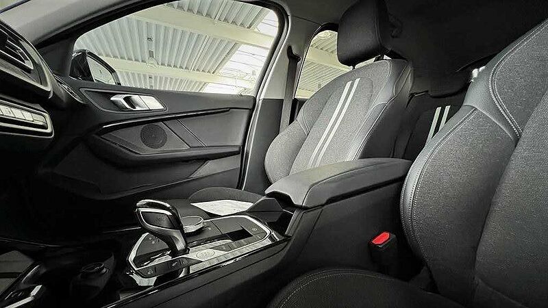 BMW 118i Sport Line Aut. ACC | LED | R. Cam.