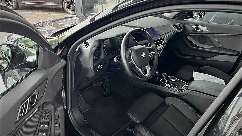 BMW 118i Sport Line Aut. ACC | LED | R. Cam.