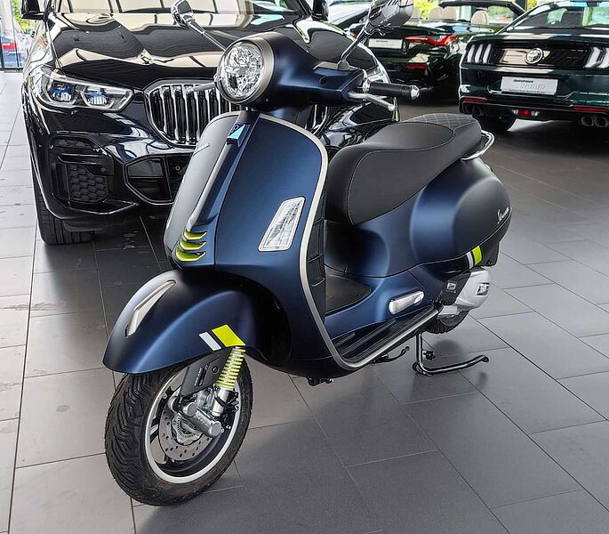 Vespa GTS 125 Super Tech *blau matt*