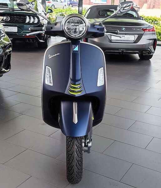 Vespa GTS 125 Super Tech *blau matt*