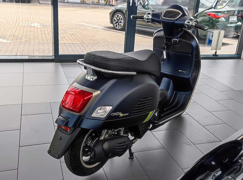 Vespa GTS 125 Super Tech *blau matt*