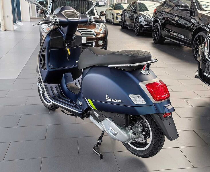 Vespa GTS 125 Super Tech *blau matt*