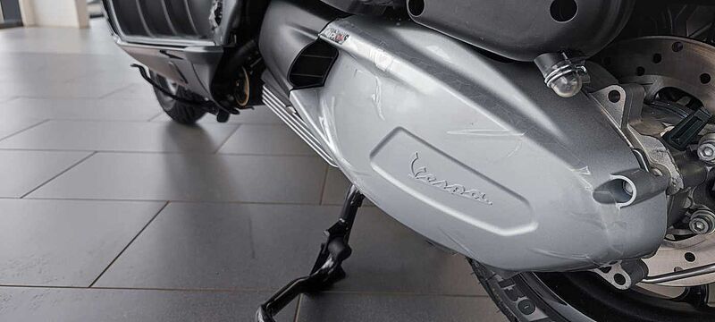 Vespa GTS 300 Super Sport *grau matt*