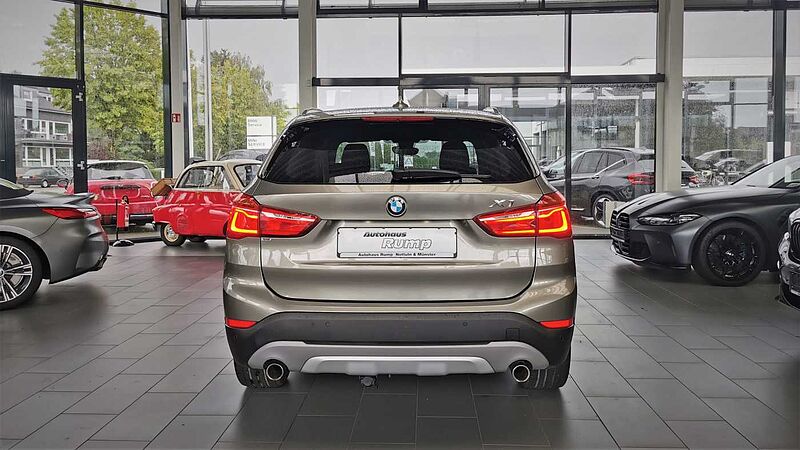 BMW X1 xDrive20d xLine, AHK, LED, 1HD