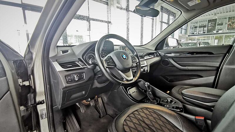BMW X1 xDrive20d xLine, AHK, LED, 1HD