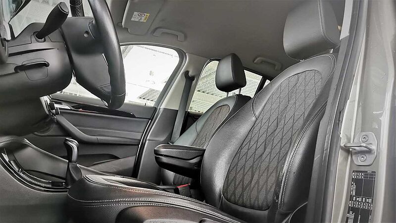 BMW X1 xDrive20d xLine, AHK, LED, 1HD