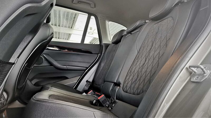 BMW X1 xDrive20d xLine, AHK, LED, 1HD