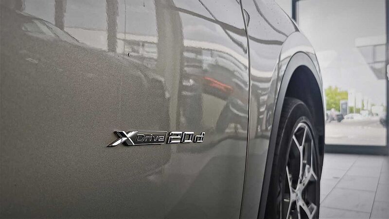 BMW X1 xDrive20d xLine, AHK, LED, 1HD