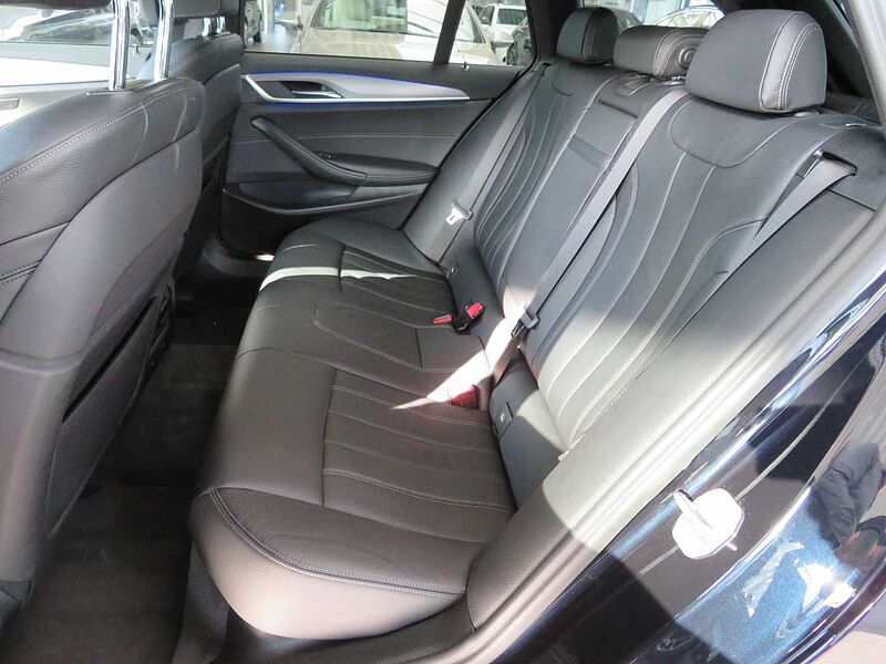 BMW 530d xDrive Touring Aut. M Sport ,HUD, Navi. Prof, PDC, AHK