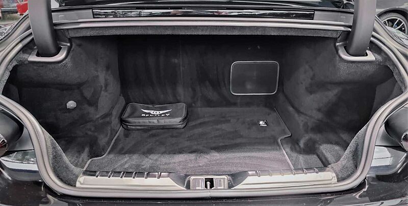 Bentley Continental GT Speed, W12, schwarz/schwarz, voll