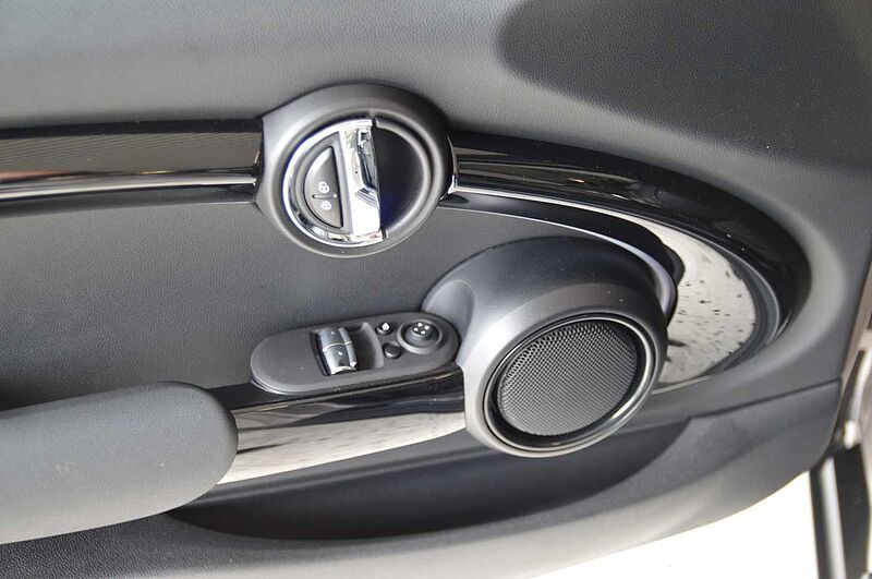 MINI ONE Classic Trim SD, Navi, LED