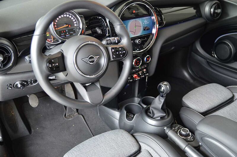 MINI ONE Classic Trim SD, Navi, LED