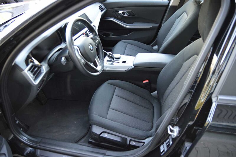 BMW 318i Autom. Lim. Navi
